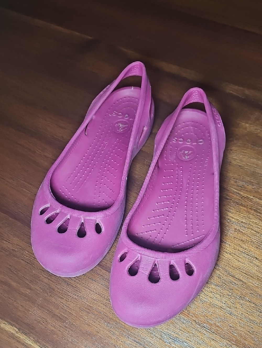 CROCS Women's Berry Pink Slip-On Ballet Flat T12